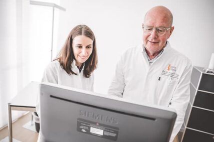 Prof. Elger im Gespräch Frau Dr. Jeub