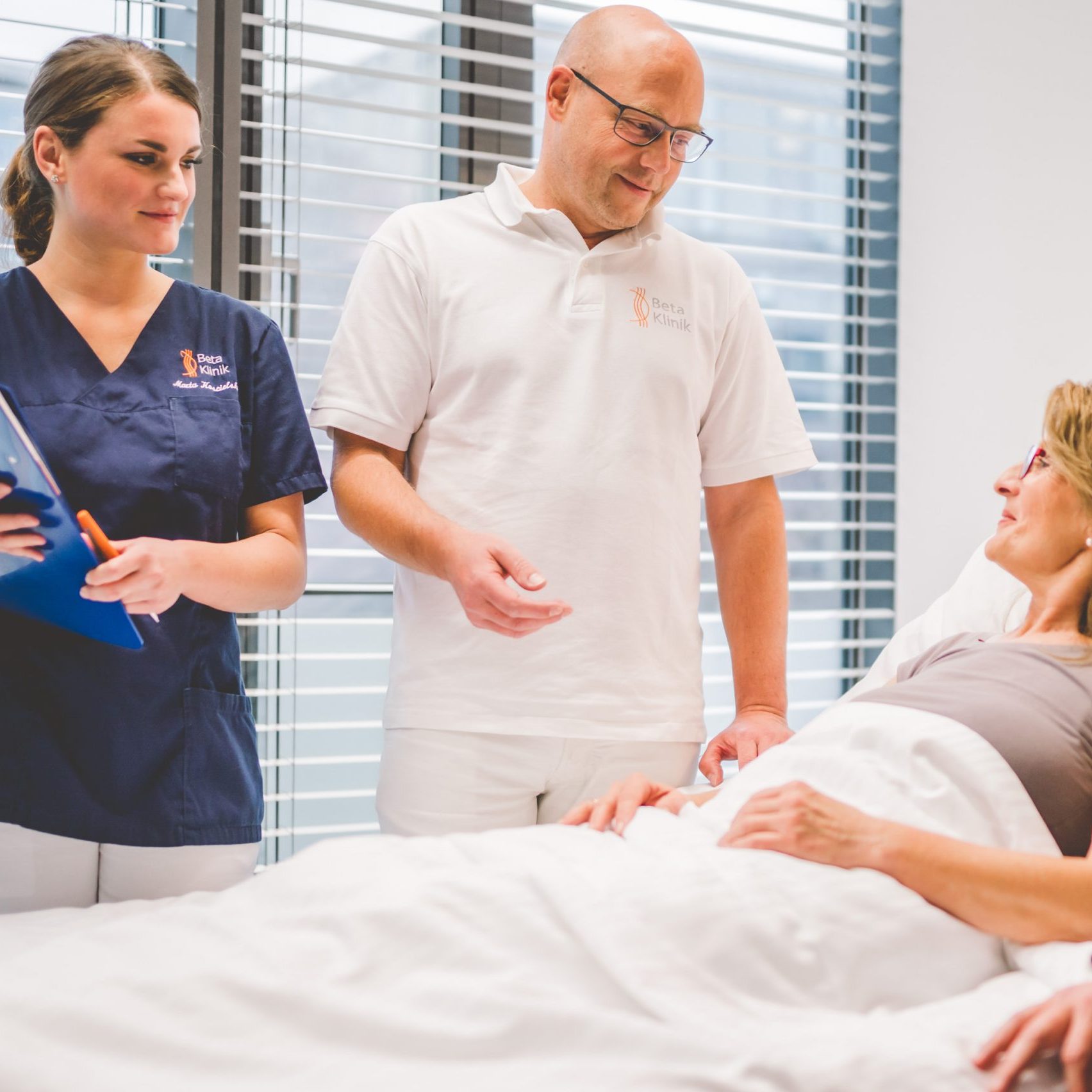 Visite auf Station nach Bandscheibenprothese OP