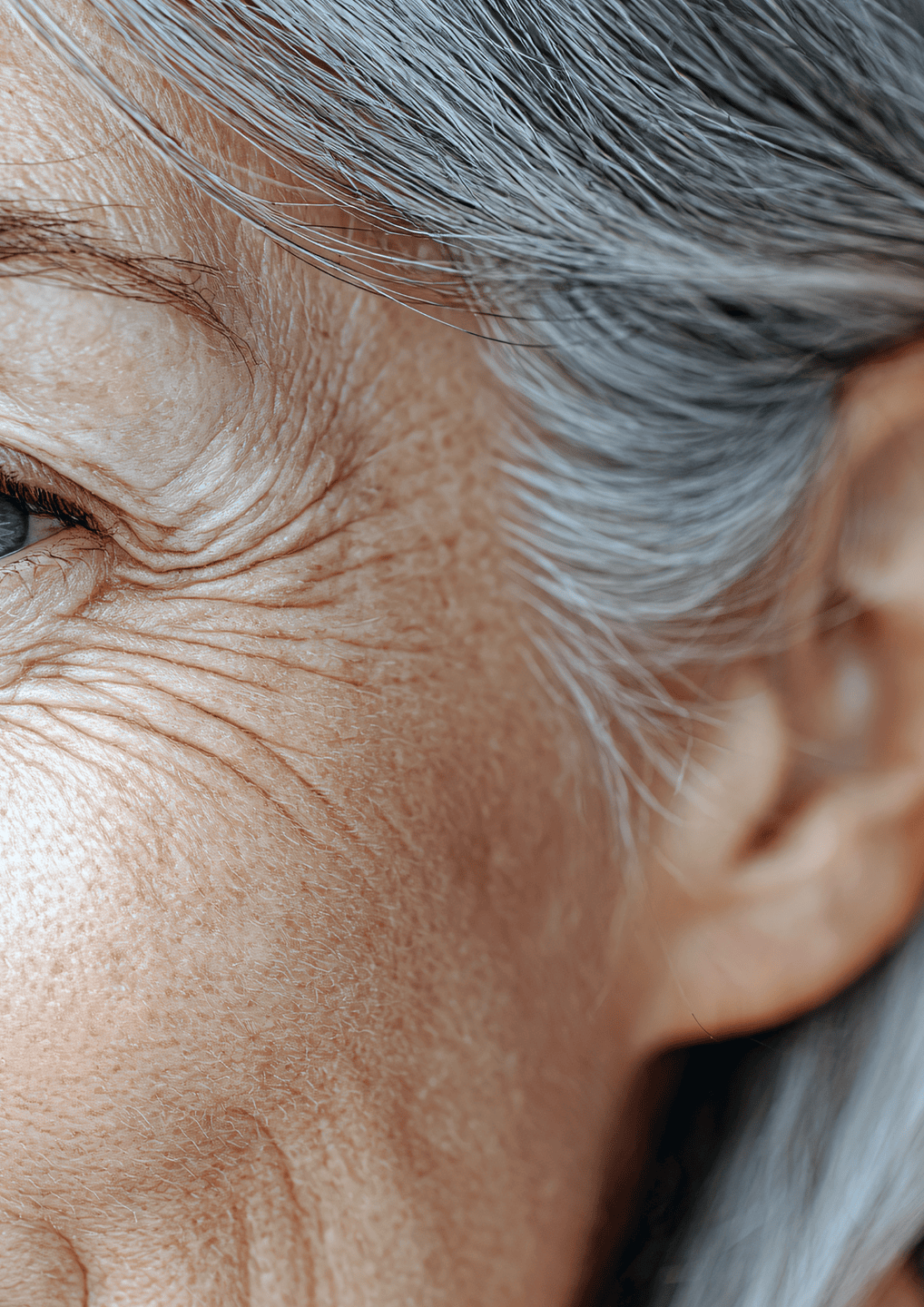 Foto von einer Frau mit Falten im Gesicht